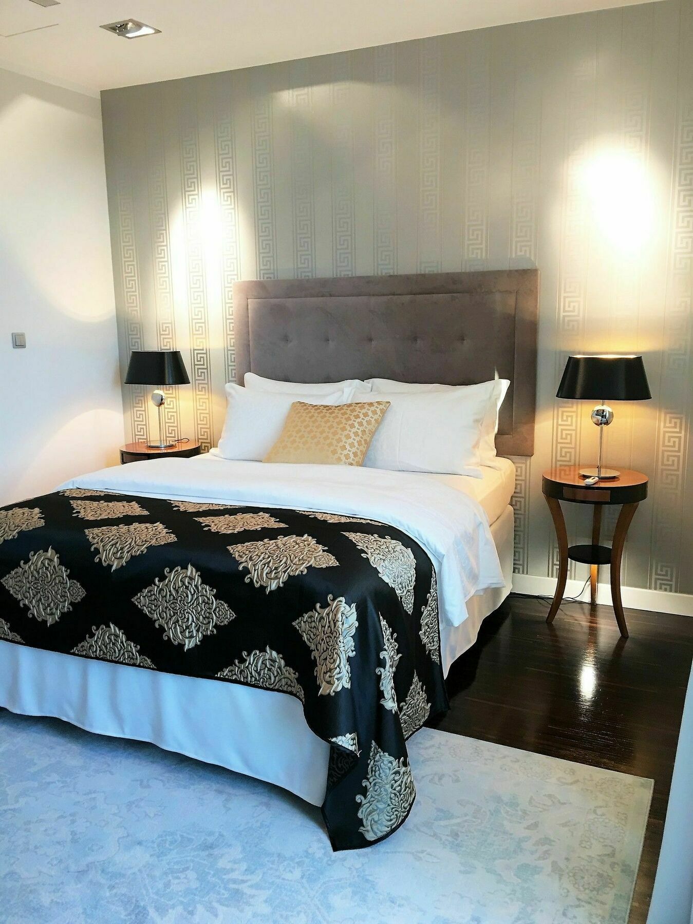 Mondrian Luxury Suites & Apartments Krakow Old Town Buitenkant foto